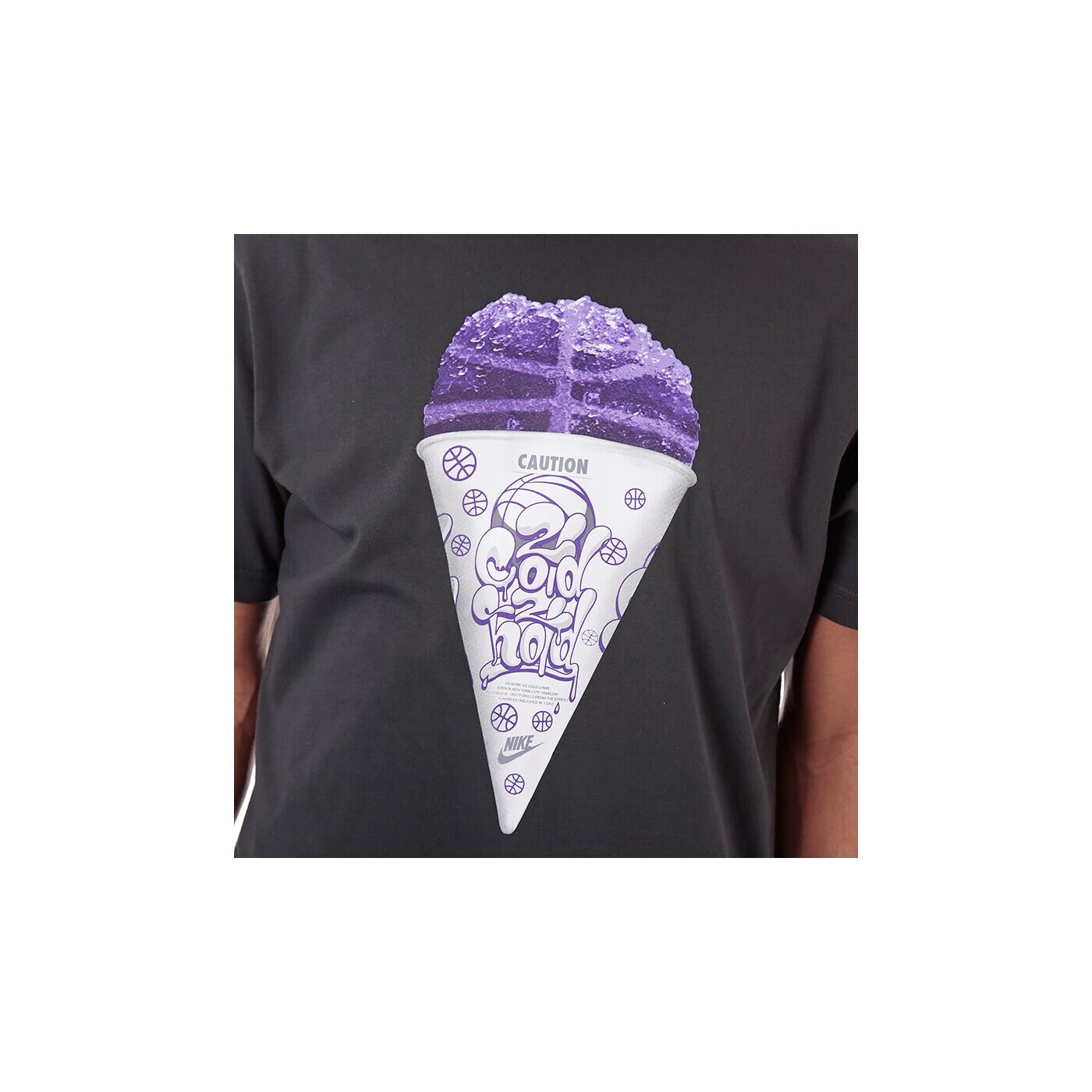 Koszulka męska NIKE T-SHIRT SNO CONE TEE 589506060 kolor czarny