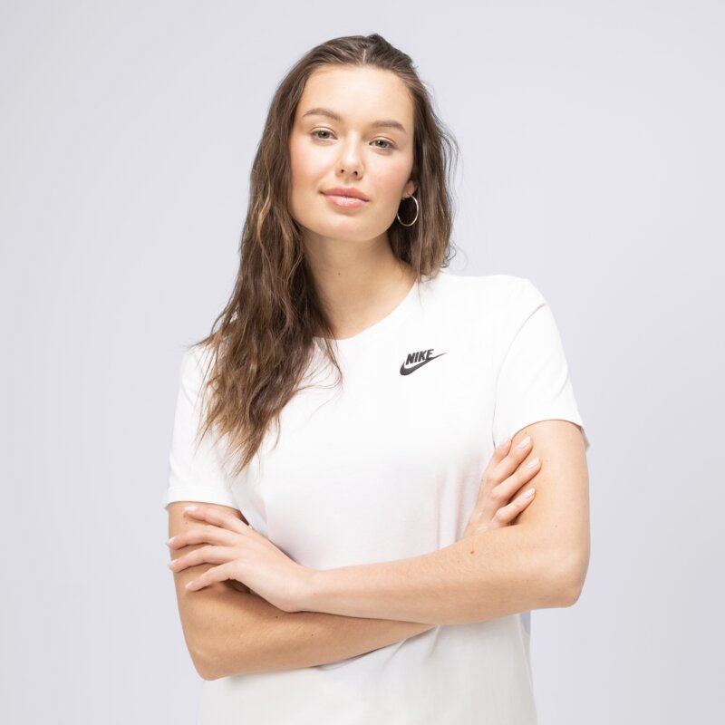 NIKE T-SHIRT W NSW CLUB