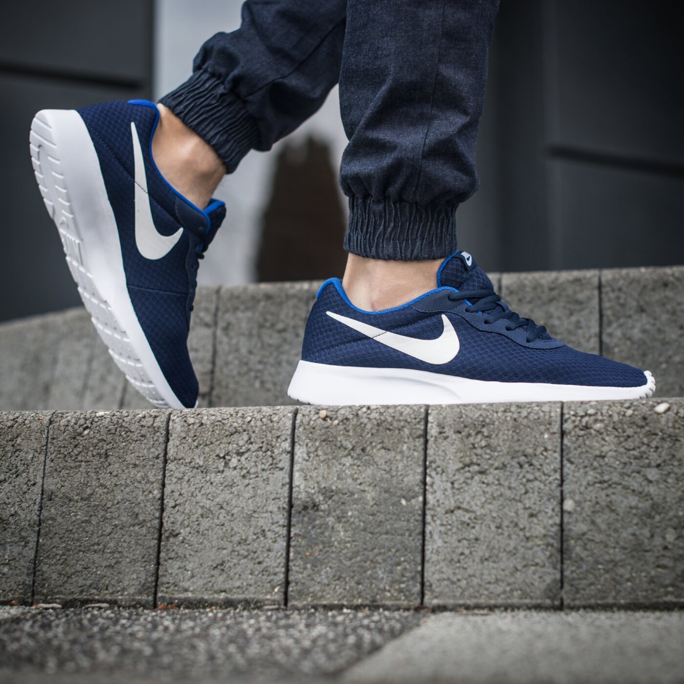 Buty sportowe męskie NIKE TANJUN 812654-414 kolor granatowy