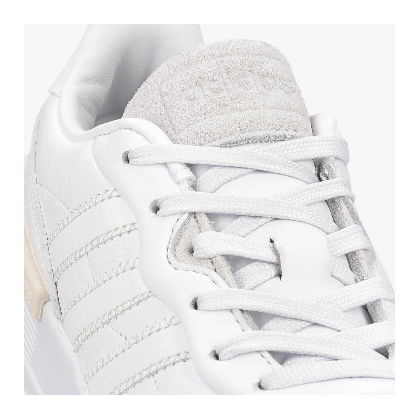 Buty sportowe damskie ADIDAS CLUBCOURT h68185 kolor biały