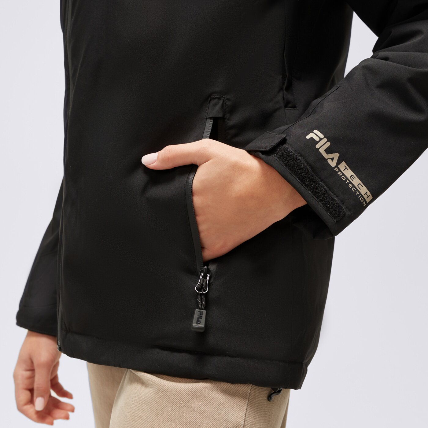 Kurtka zimowa damska FILA KURTKA ZIMOWA ROZPINANA Z KAPTUREM LAMBRELLA fw23pdw006000 kolor czarny