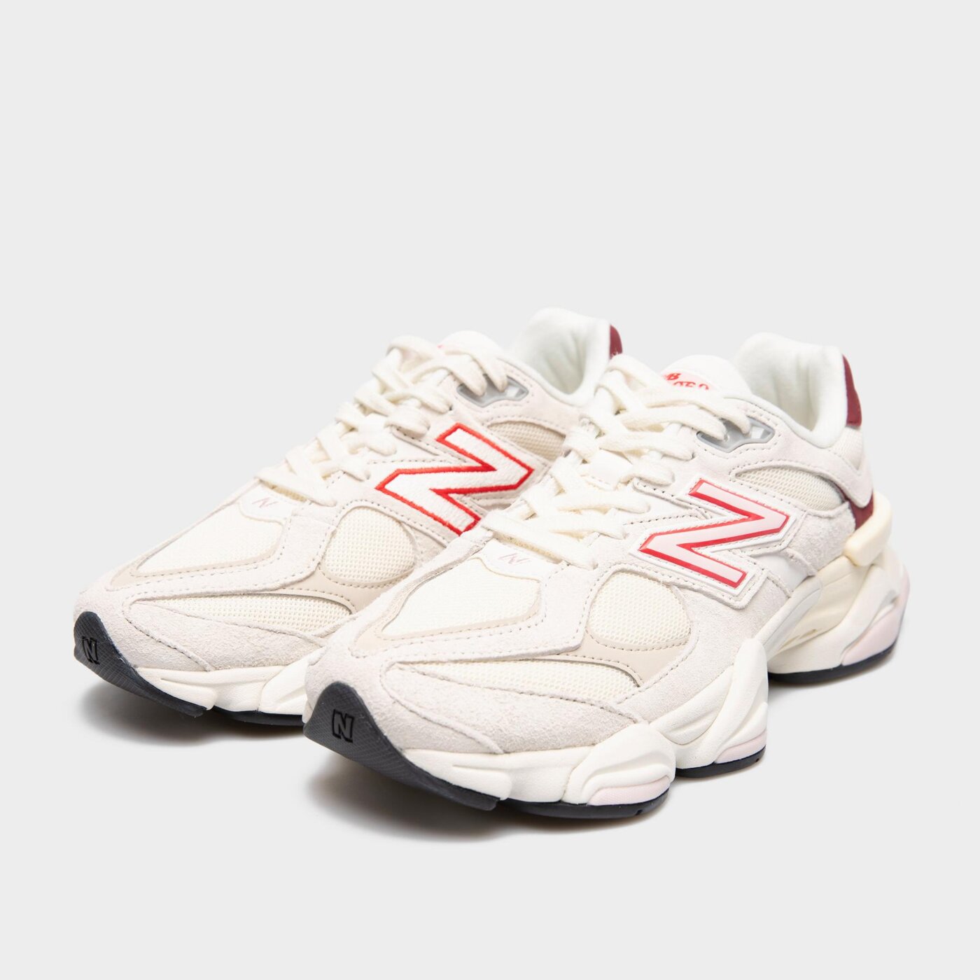 Buty sportowe damskie NEW BALANCE 9060  u9060jsp kolor beżowy